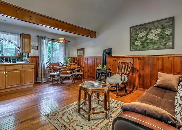 Magnolia Streamside Resort